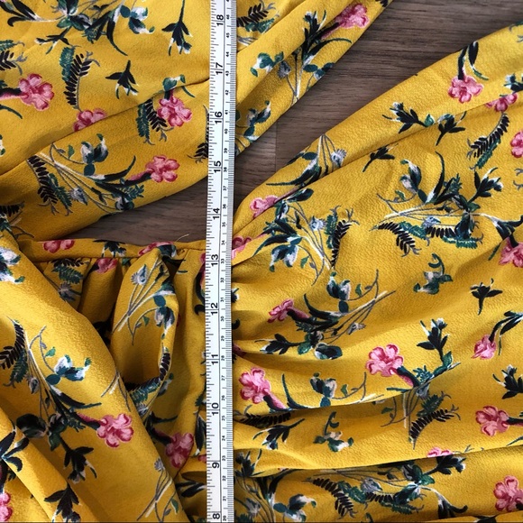 ❌ donated ❌ Puff Sleeve Sweetheart Mini Dress - Picture 4 of 8